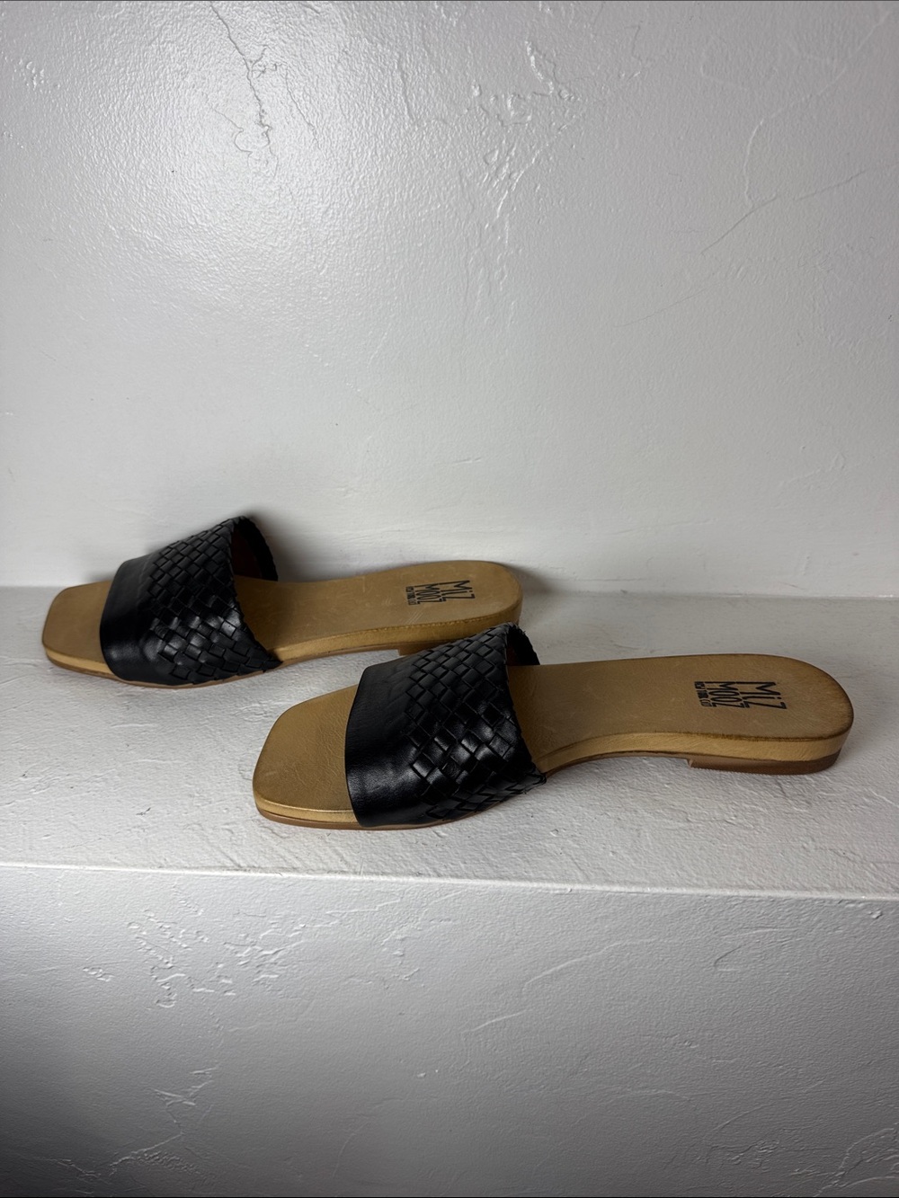 Miz Mooz Pluck black woven leather sandals 41/9.5 - Picture 3 of 6
